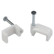 Скоба пластиковая ЭРА NO-224-586 крепежная плоская 10 мм белая (50 шт/уп)