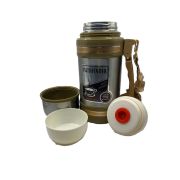 Термос 1500 мл большое горлышко, 2 кружки, кнопка закрытия, ремешок Leisure Pot  1/12