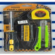 Набор инструментов 4 предмета (отвертка для бит,набор бит, канц. нож, рулетка 2м ) FAMILY F-18